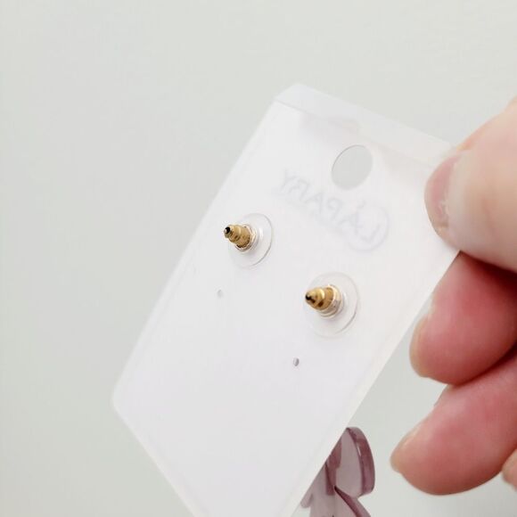 Brand New Light Purple Flower Gold Tone Earrings - Picture 5 of 6